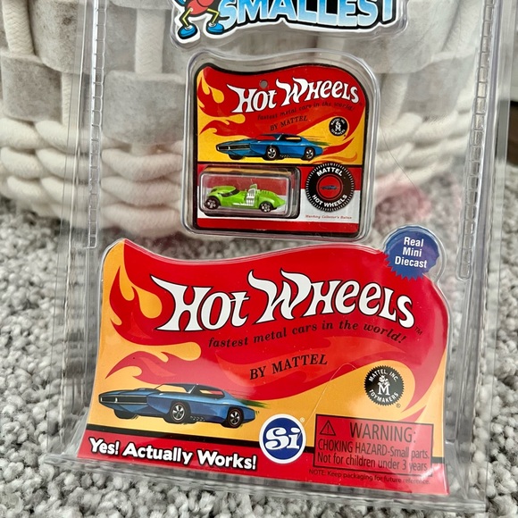 World’s Smallest HOT WHEELS #516 by Mattel Green Car NWT - Picture 3 of 7